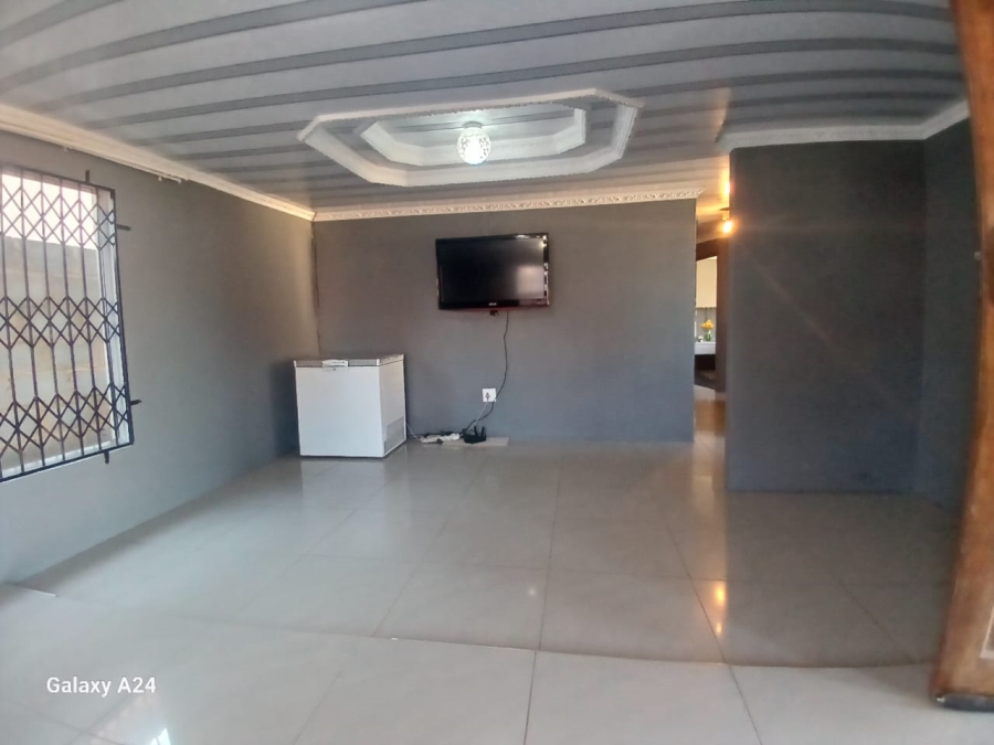 3 Bedroom Property for Sale in Scenery Park Eastern Cape